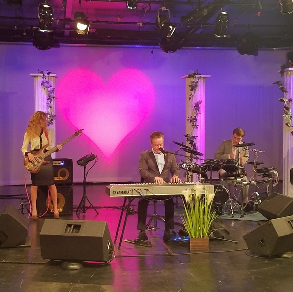 Meet your Posher, Karen - Picture 3 of 15